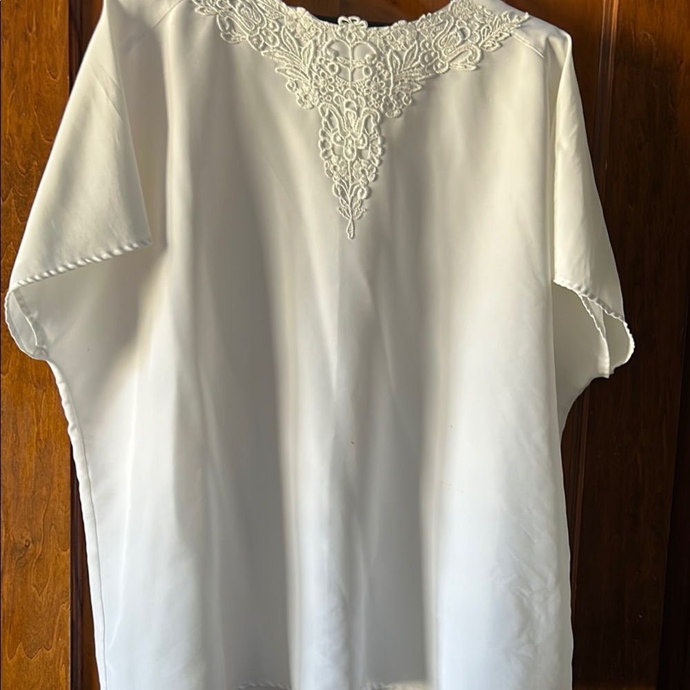Elegant White Lace Women's Top